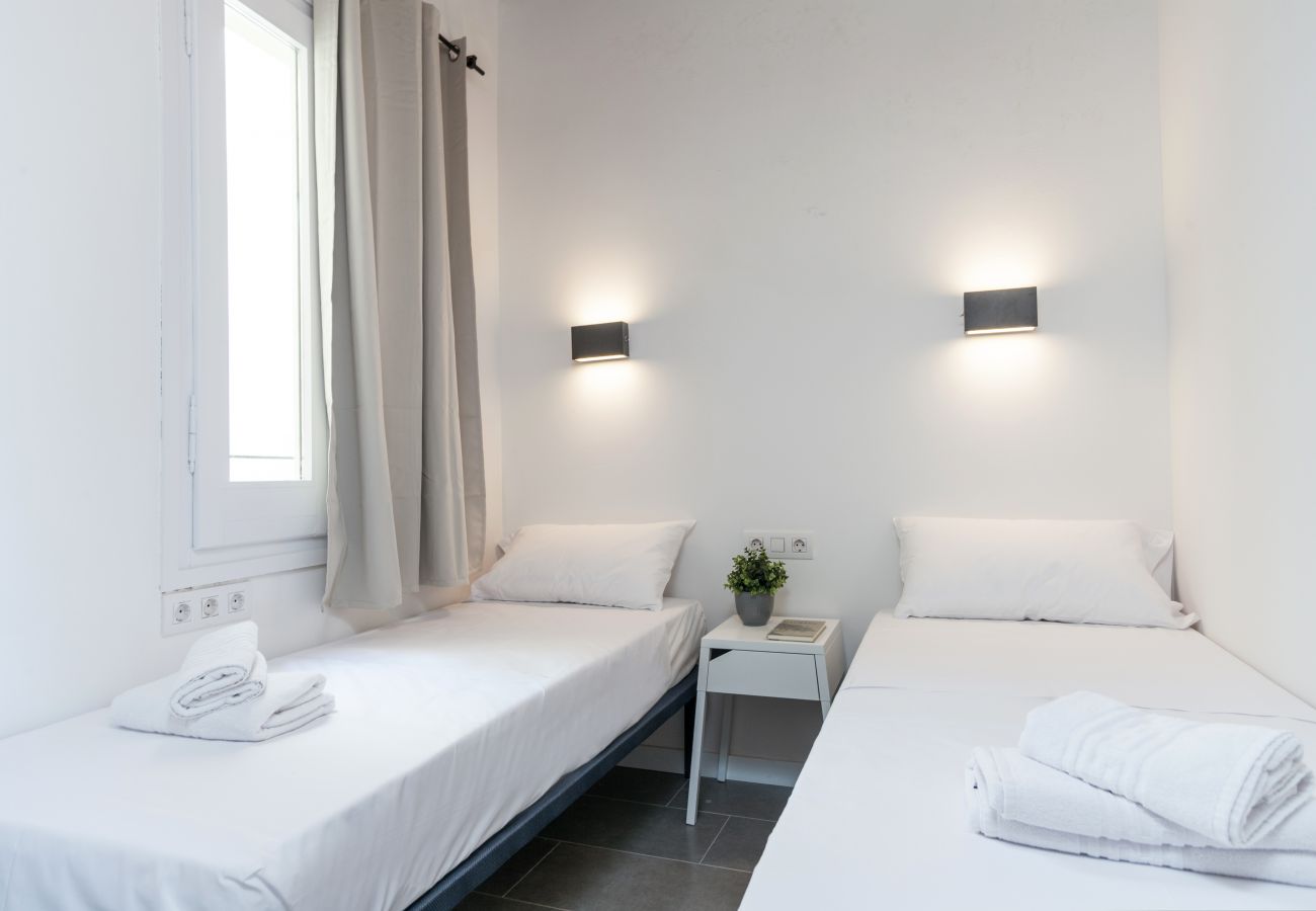 Apartment in Barcelona - DELUXE, central, boho, views, 3 bedrooms