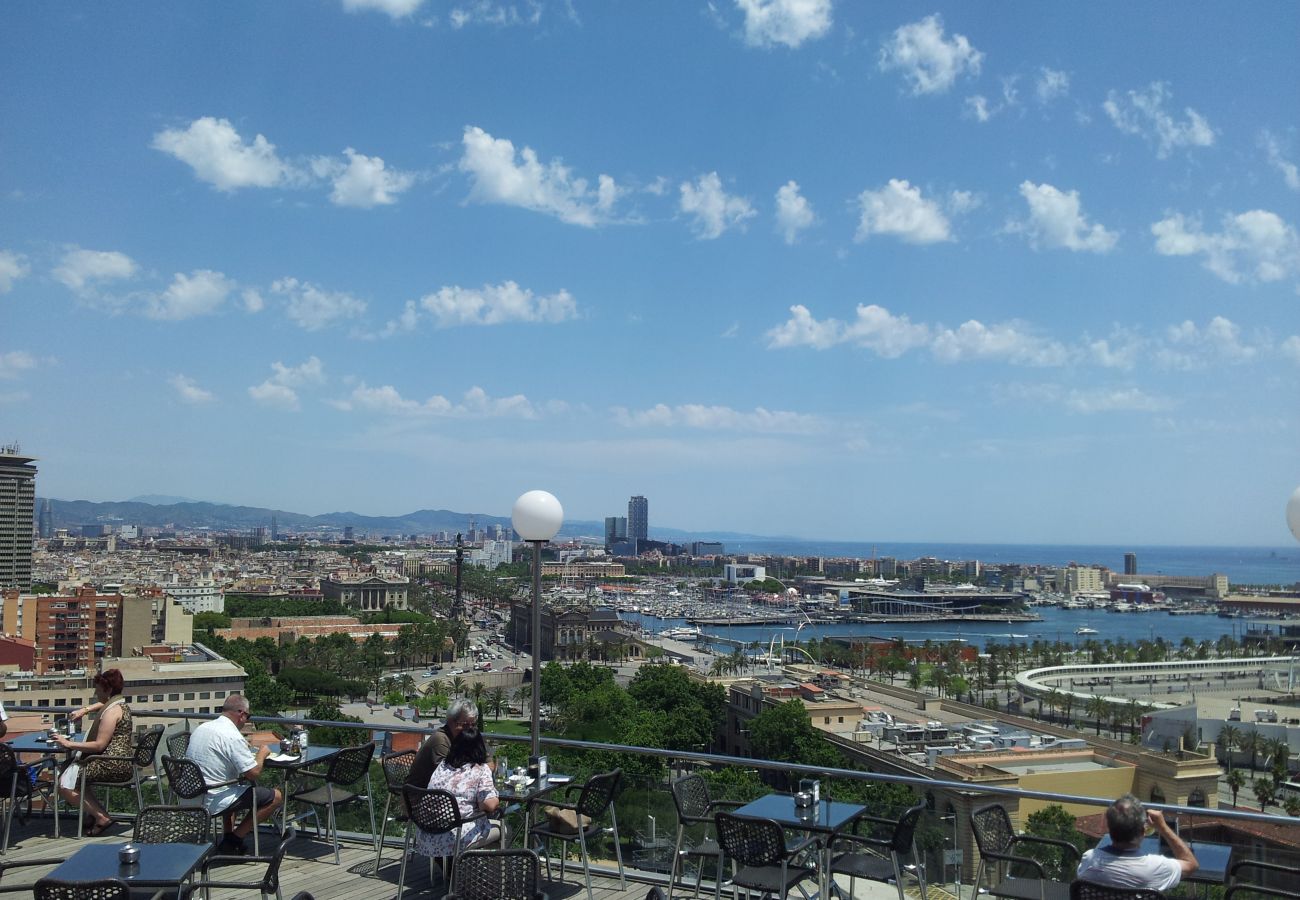 Apartment in Barcelona - DELUXE, central, boho, views, 3 bedrooms