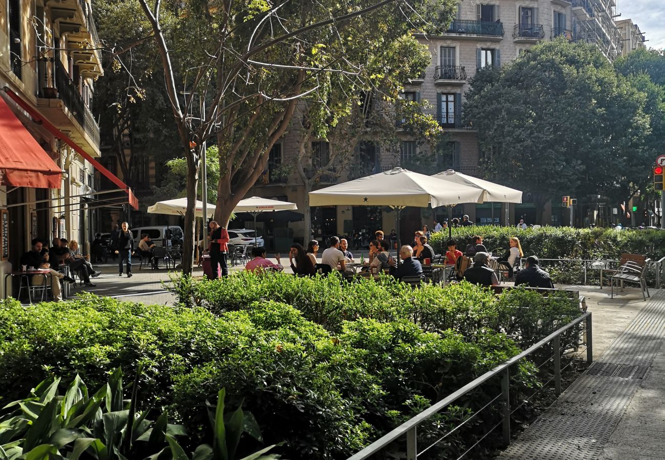 Apartment in Barcelona - DELUXE, central, boho, views, 3 bedrooms