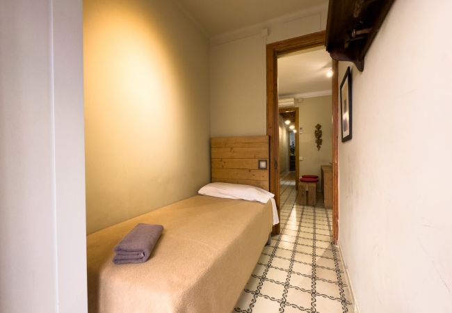 Apartment in Barcelona - GRACIA BONAVISTA, spacious and with balcony Apartment in Barcelona - GRACIA BONAVISTA, spacious and with balcony