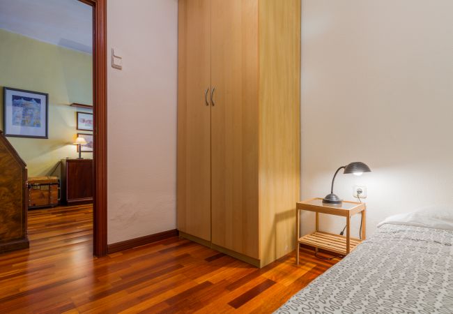 Apartment in Barcelona - PORT BCN, classic 3bed with balcony Apartment in Barcelona - PORT BCN, classic 3bed with balcony