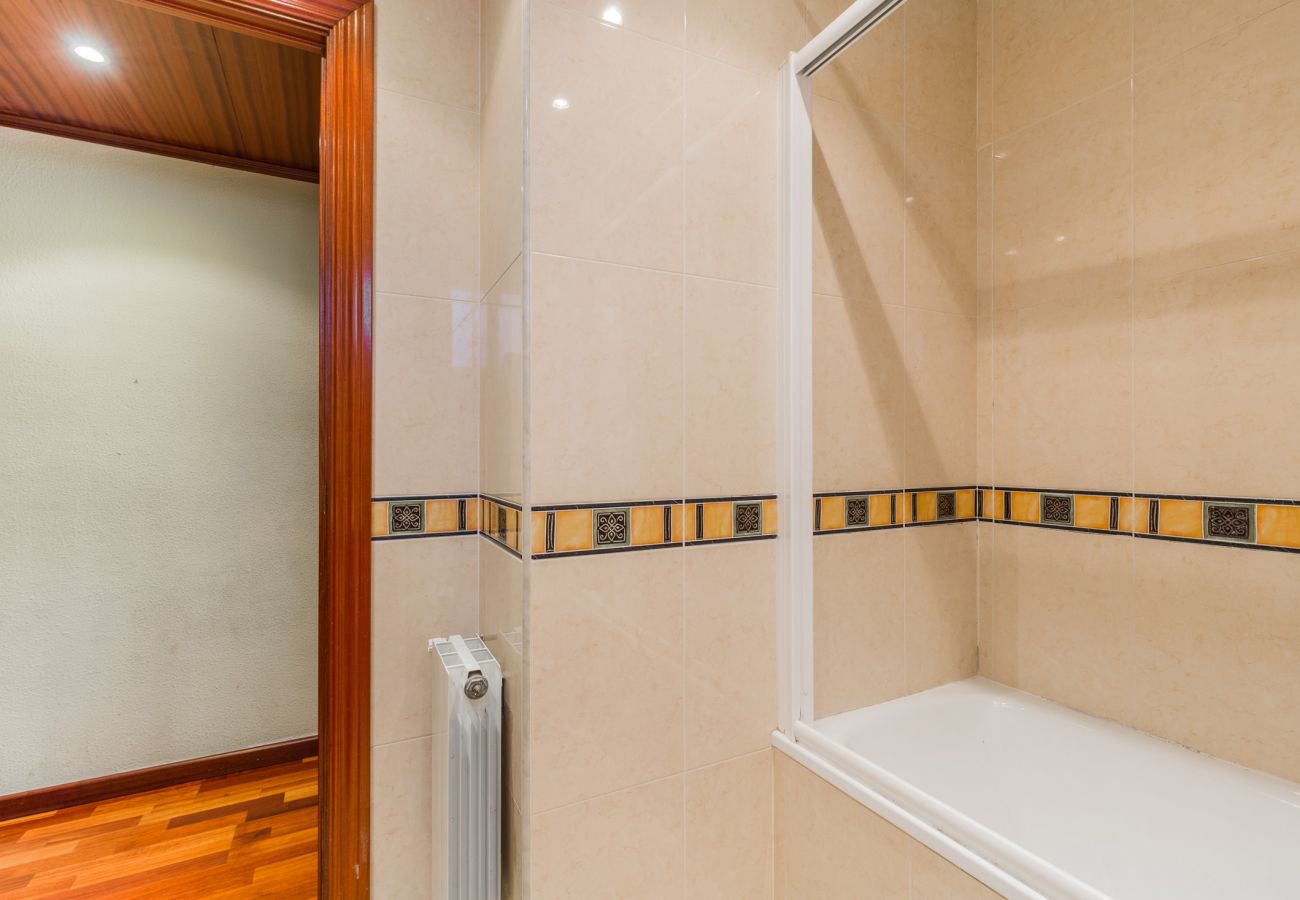 Apartment in Barcelona - PORT BCN, classic 3bed with balcony
