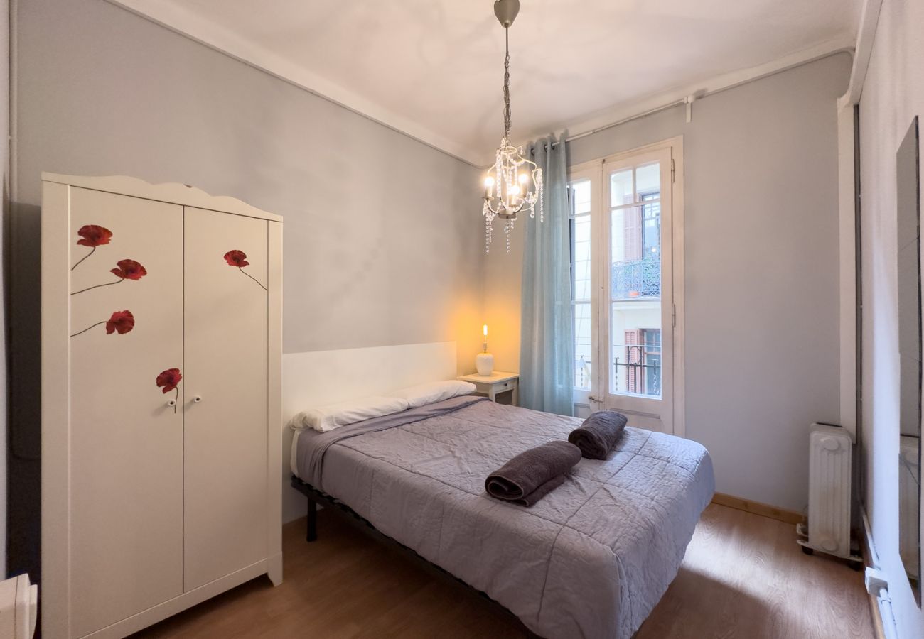 Apartment in Barcelona - GRACIA chic style, balcony