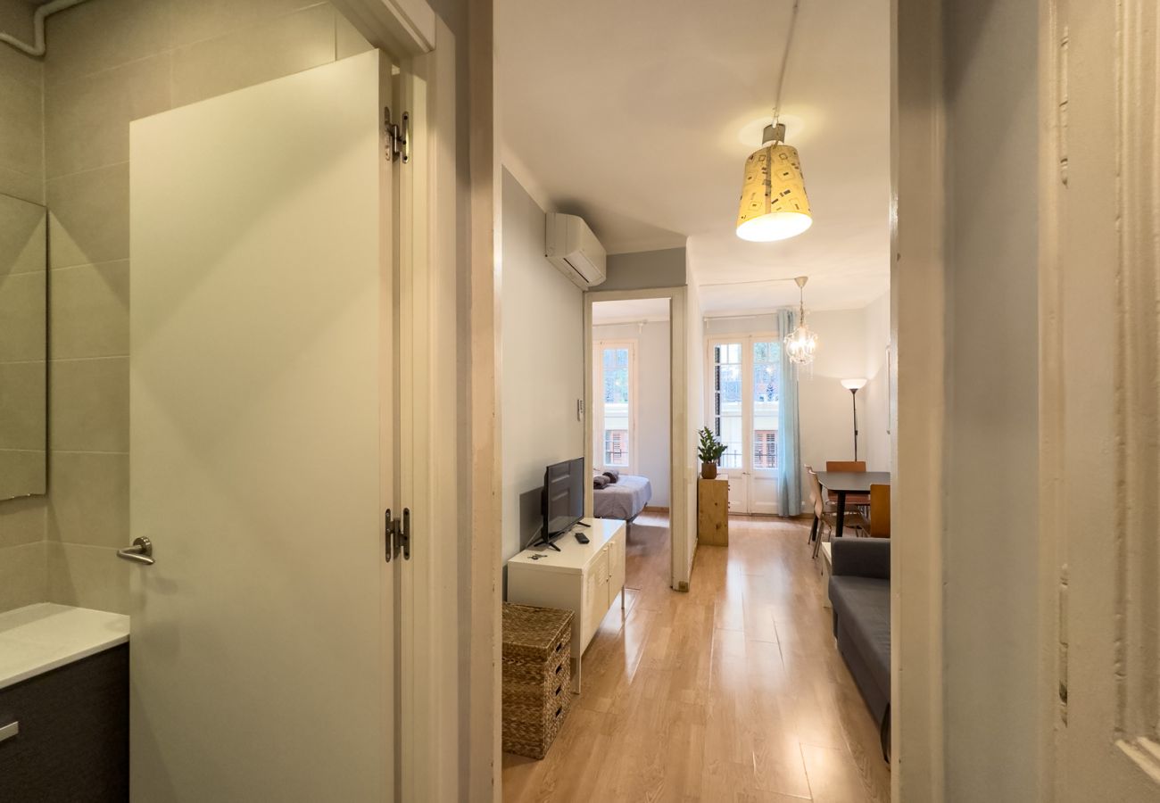 Apartment in Barcelona - GRACIA chic style, balcony