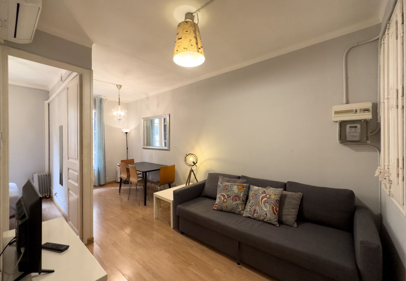 Apartment in Barcelona - GRACIA chic style, balcony