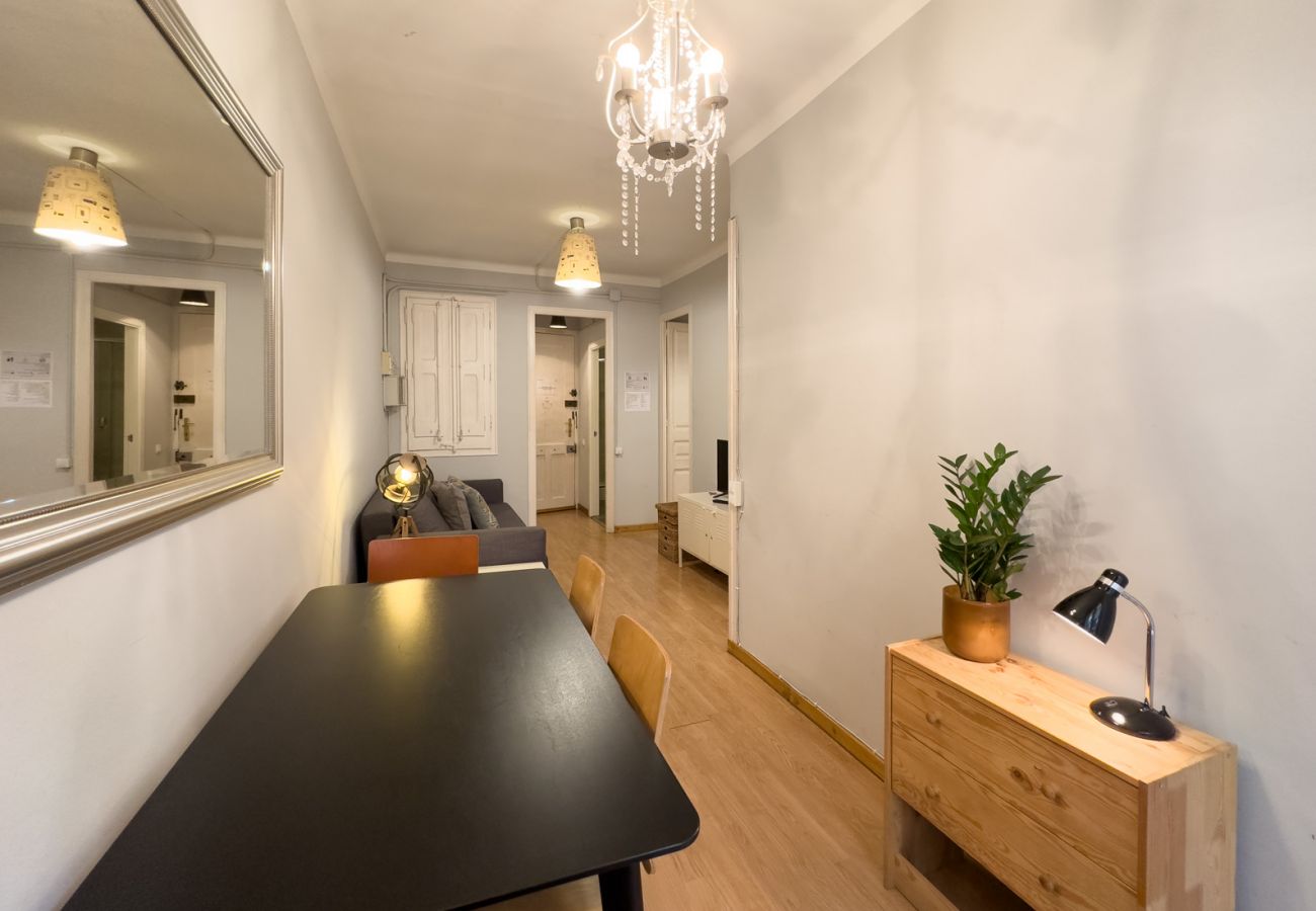 Apartment in Barcelona - GRACIA chic style, balcony