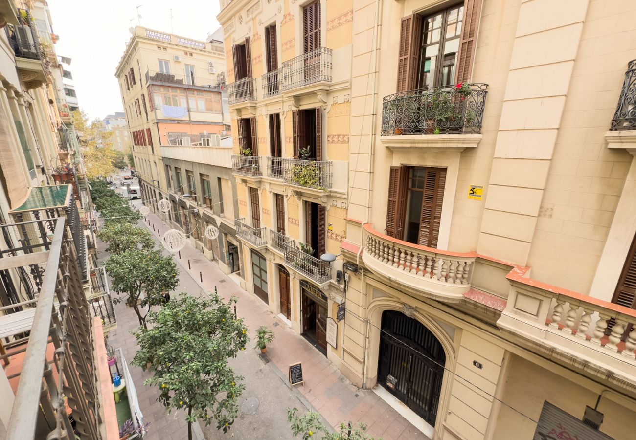 Apartment in Barcelona - GRACIA chic style, balcony