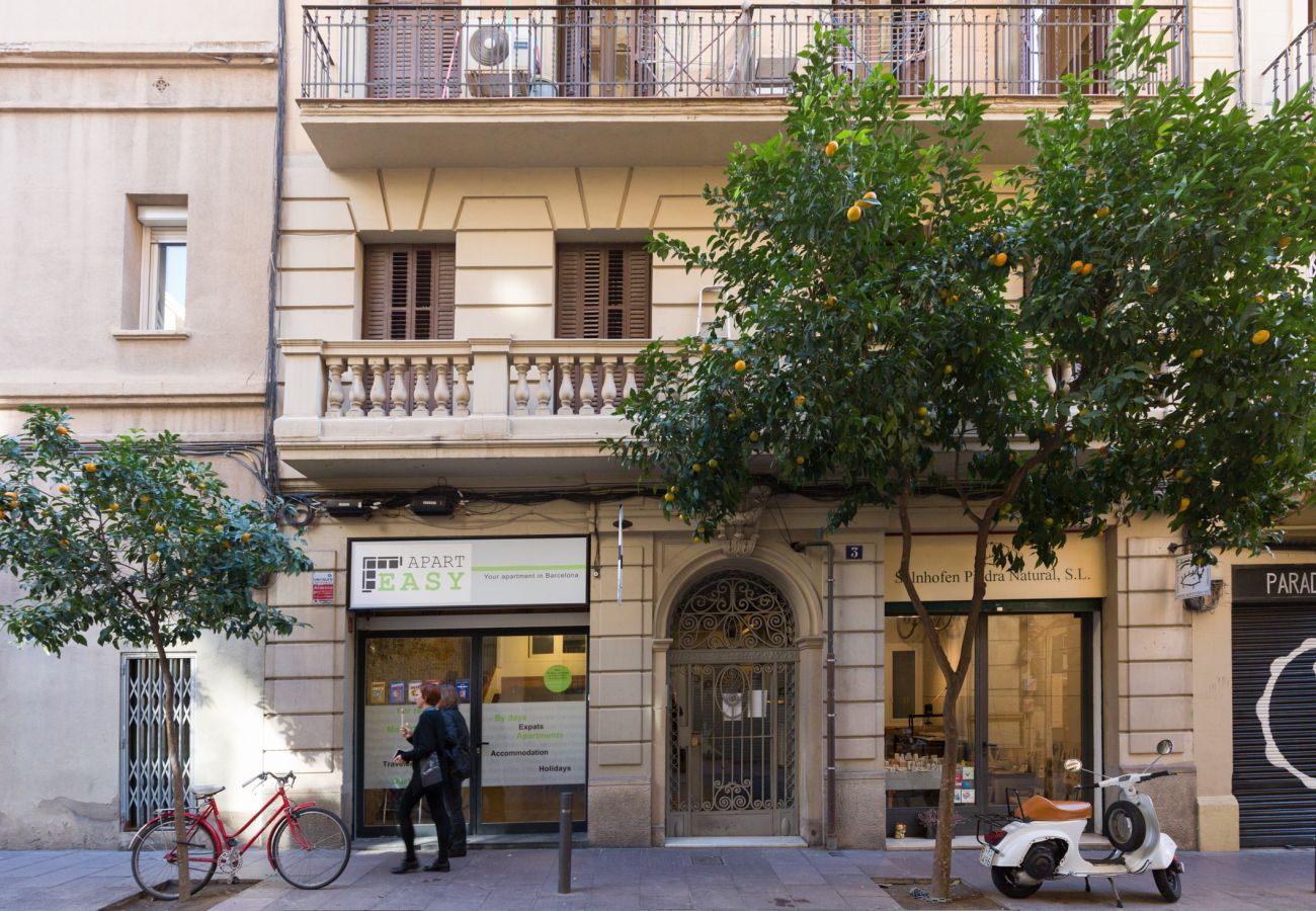 Apartment in Barcelona - GRACIA COMFORT, with patio area