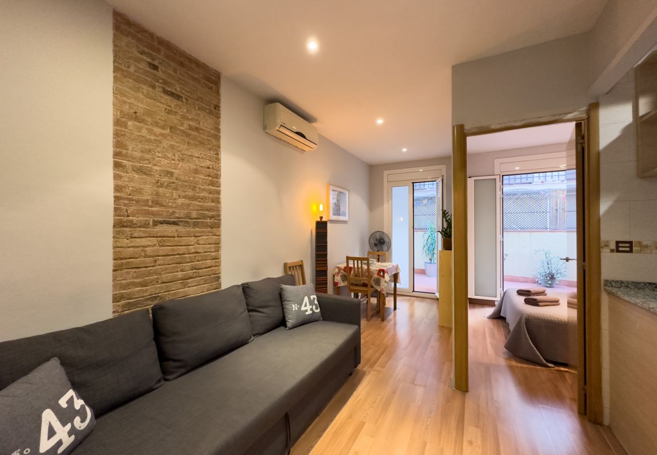 Apartment in Barcelona - GRACIA COMFORT, with patio area