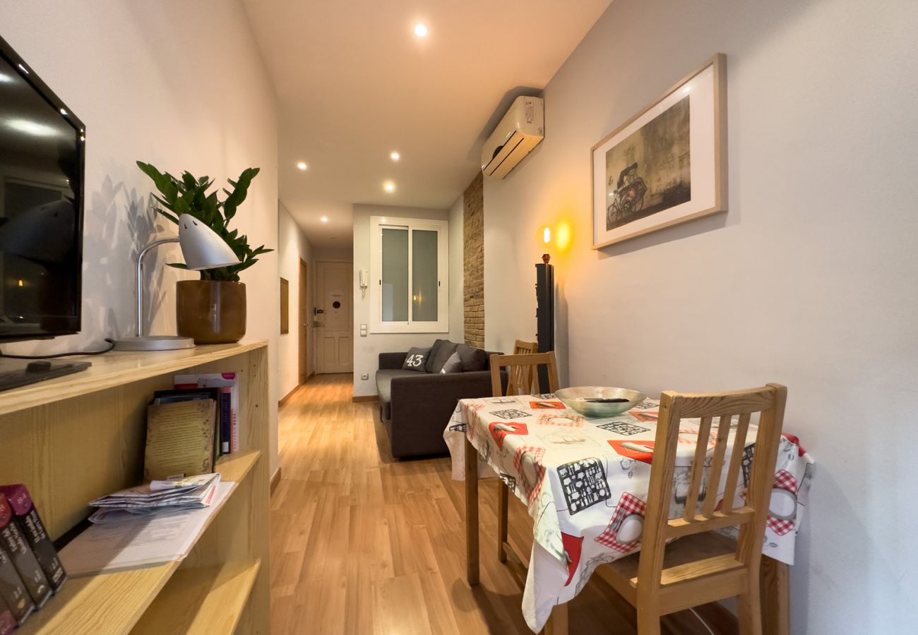Apartment in Barcelona - GRACIA COMFORT, with patio area