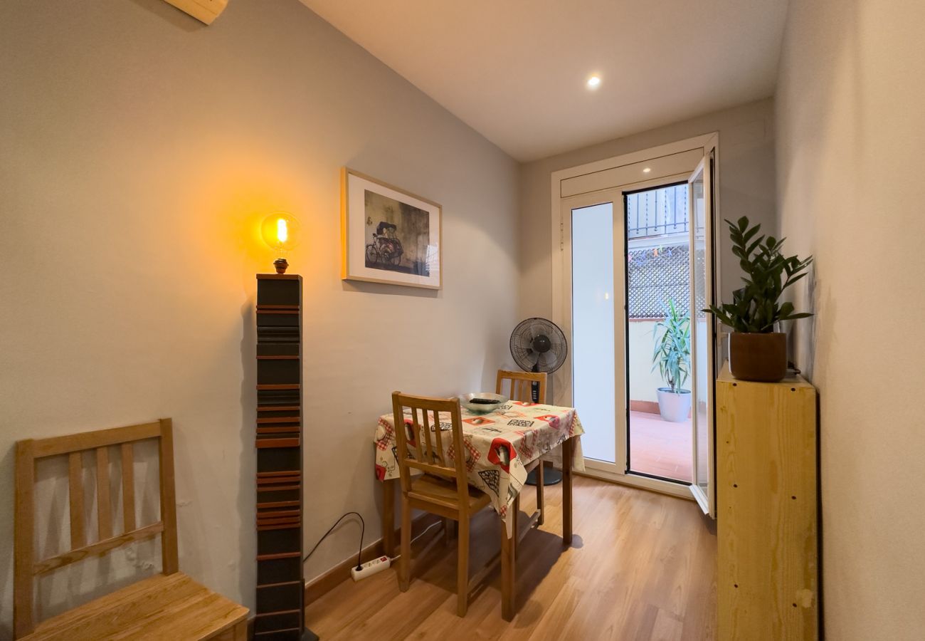 Apartment in Barcelona - GRACIA COMFORT, with patio area
