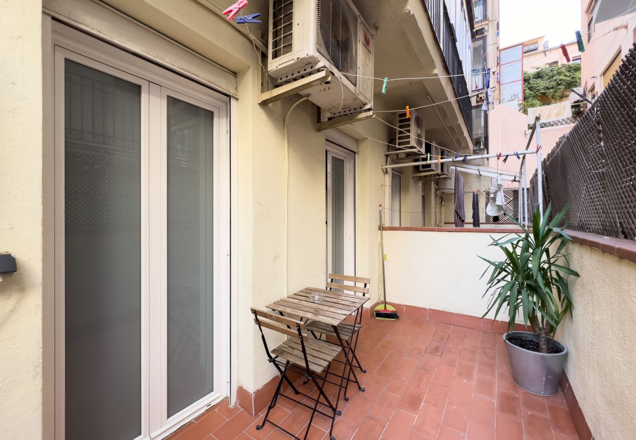 Apartment in Barcelona - GRACIA COMFORT, with patio area