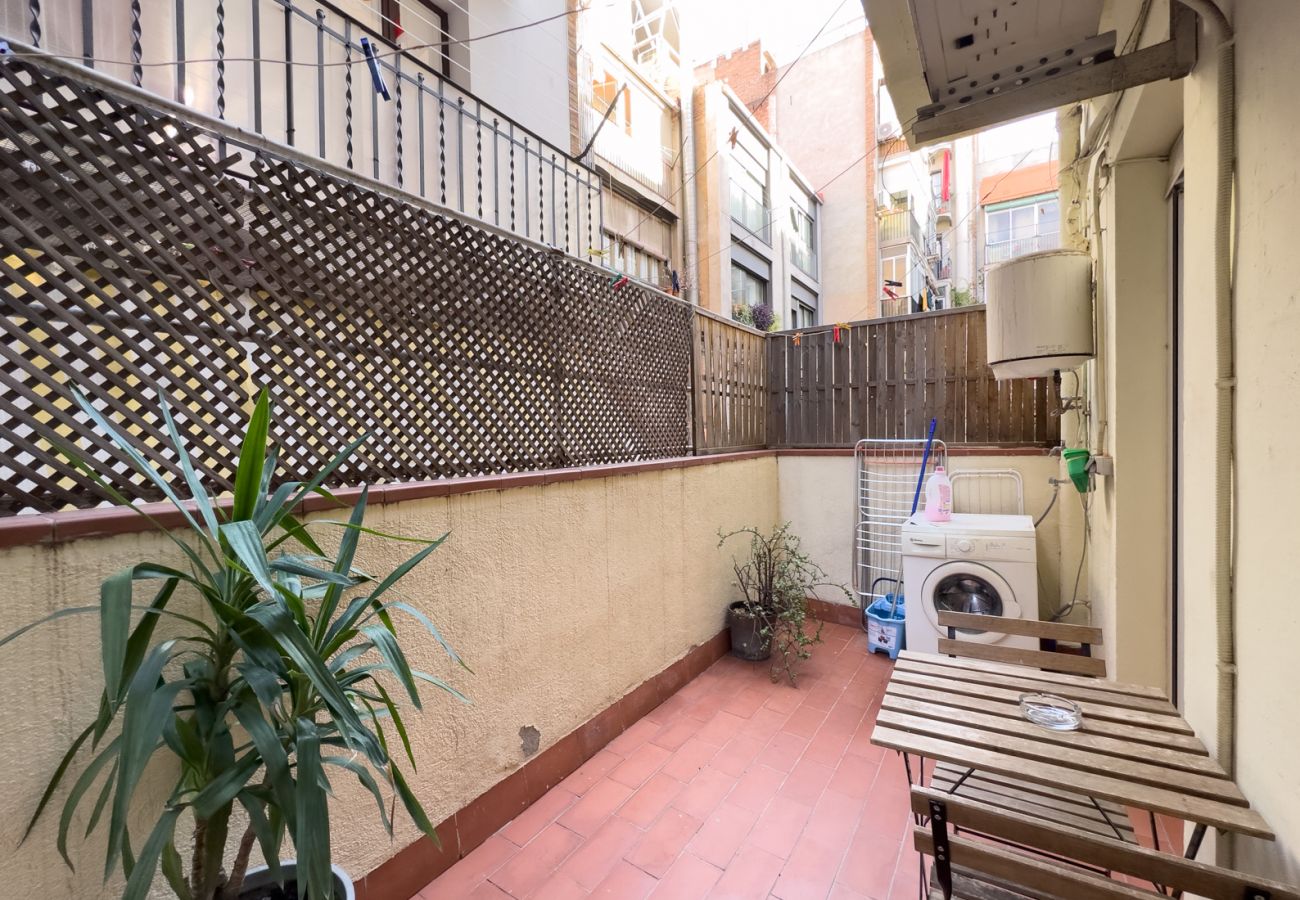 Apartment in Barcelona - GRACIA COMFORT, with patio area