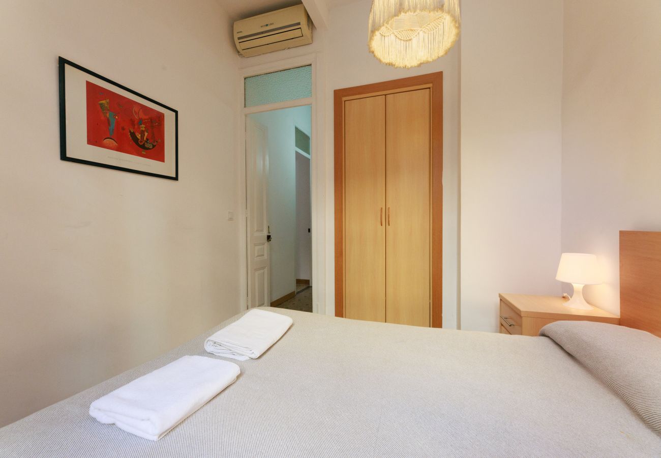 Apartment in Barcelona - GRACIA SANT AGUSTI, 3 bedrooms