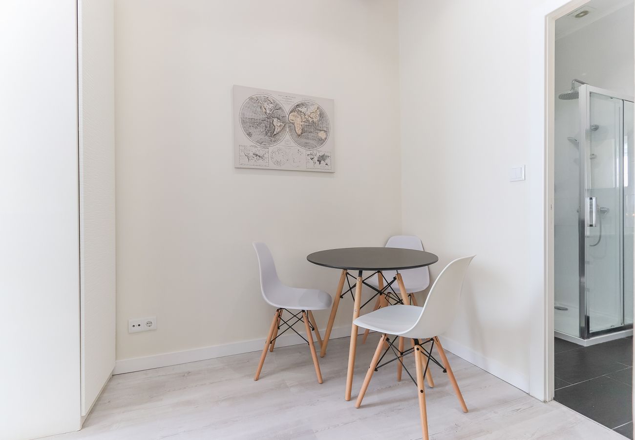 Apartment in Lisbon - BRIGHT SANTA CATARINA by HOMING