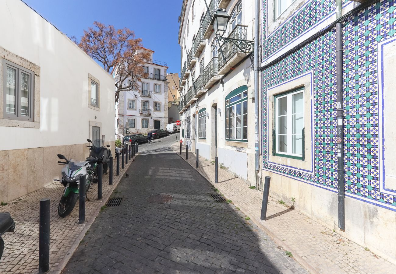 Apartment in Lisbon - BRIGHT SANTA CATARINA by HOMING