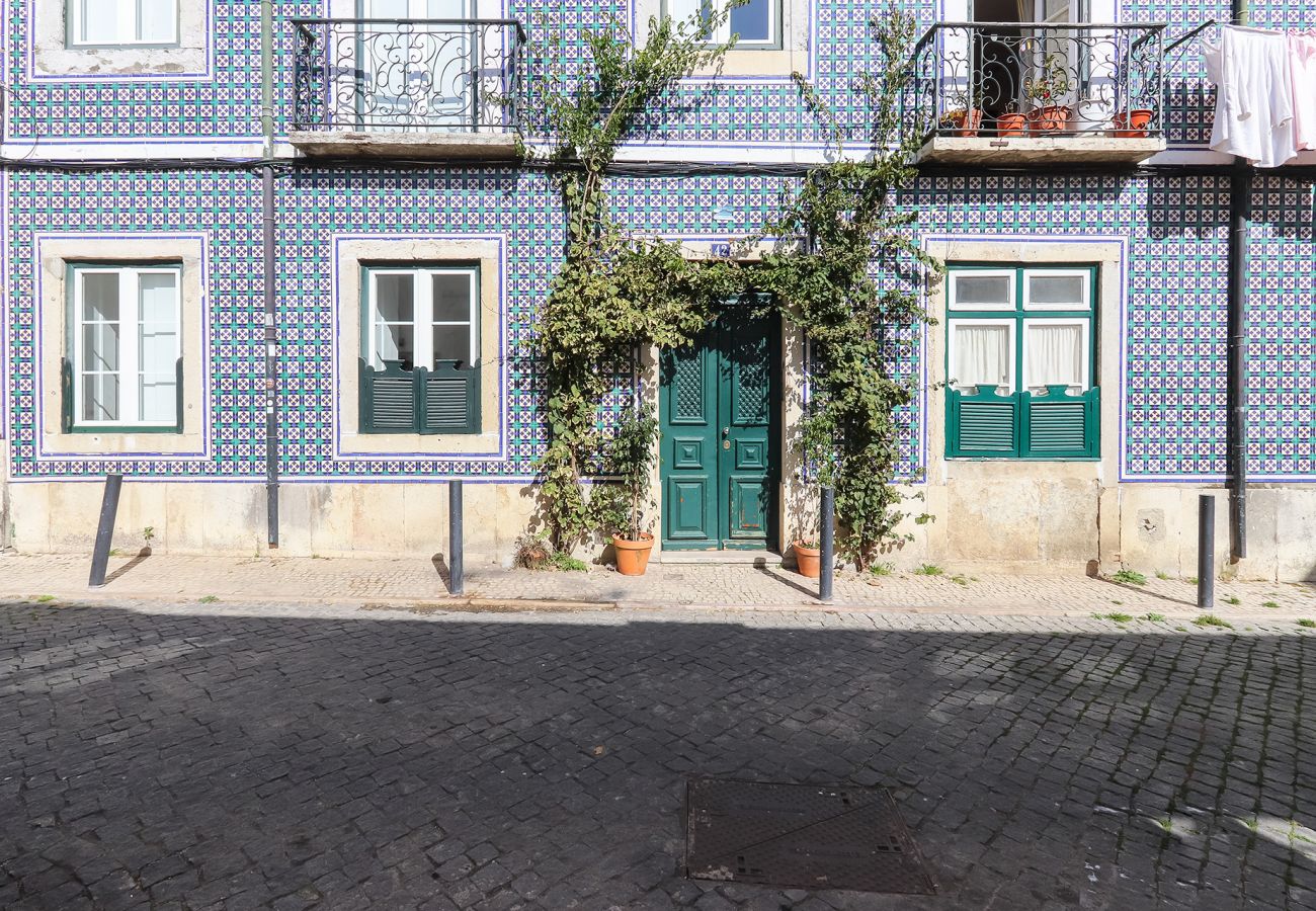 Apartment in Lisbon - BRIGHT SANTA CATARINA by HOMING