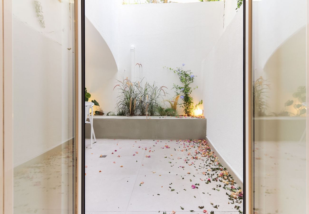 Apartment in Lisbon - SAO BENTO CLASSIC by HOMING