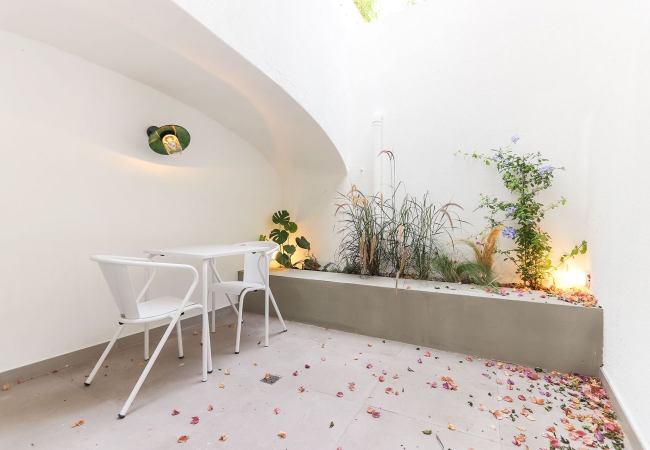 Apartment in Lisbon - SAO BENTO CLASSIC by HOMING