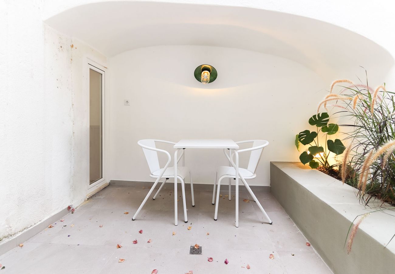 Apartment in Lisbon - SAO BENTO CLASSIC by HOMING