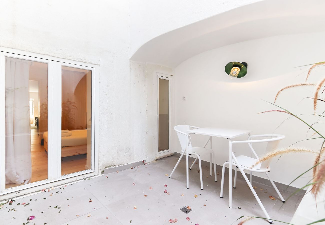 Apartment in Lisbon - SAO BENTO CLASSIC by HOMING