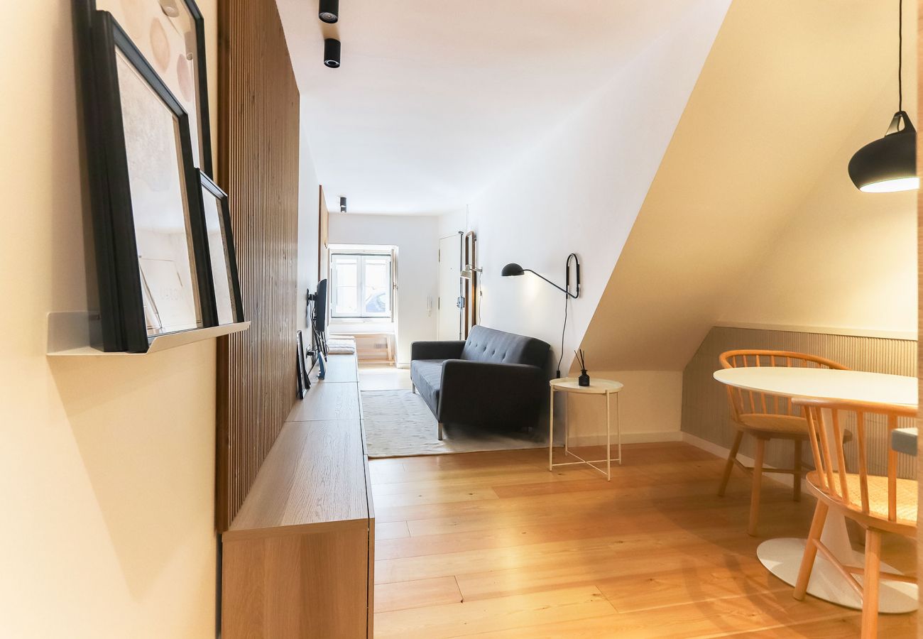 Apartment in Lisbon - SAO BENTO CLASSIC by HOMING