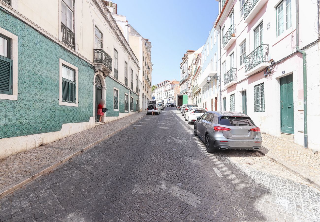 Apartment in Lisbon - SAO BENTO CLASSIC by HOMING