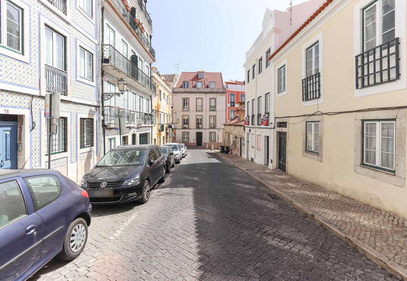 Apartment in Lisbon - SAO BENTO CLASSIC by HOMING