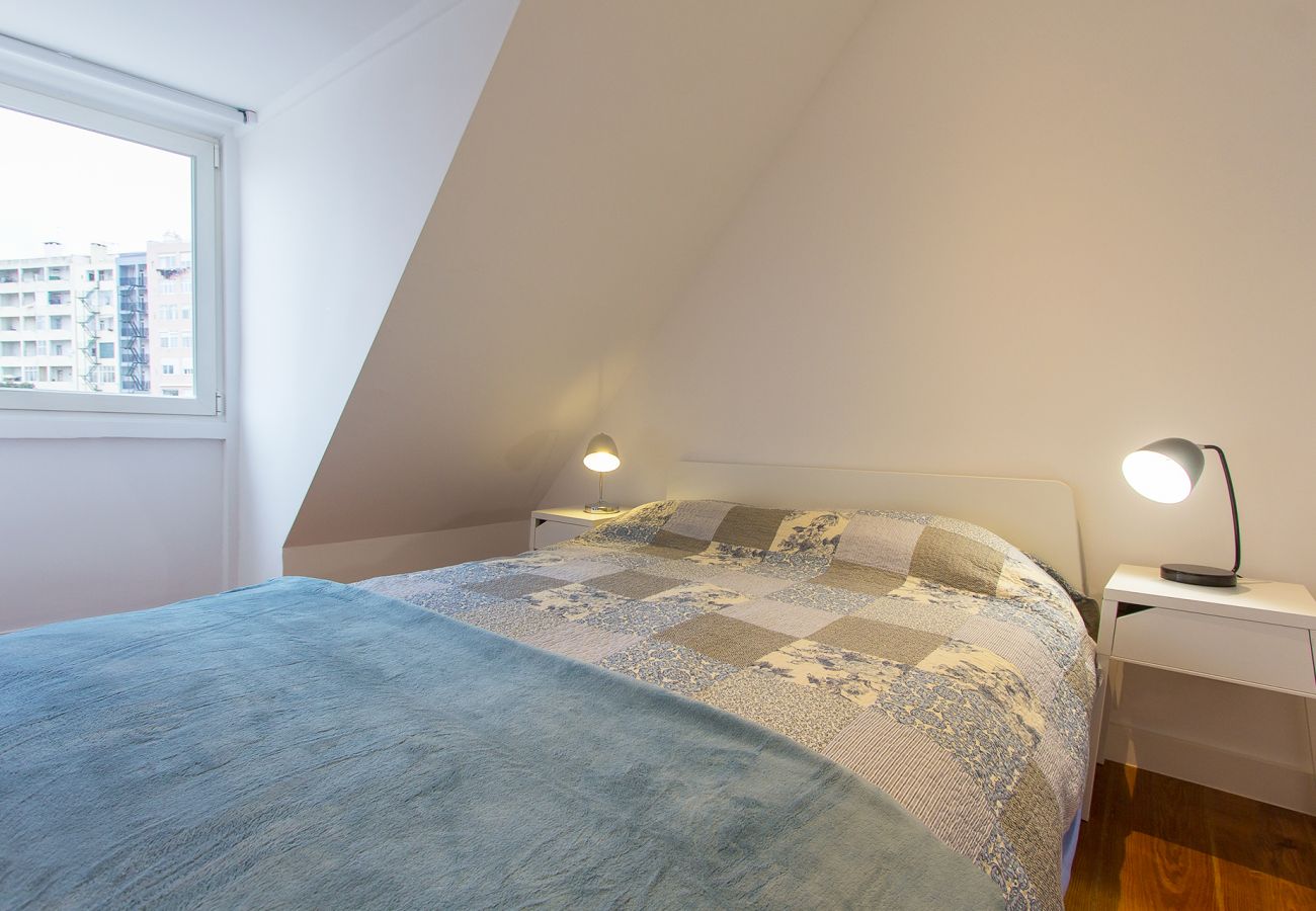 Apartment in Lisbon - SANTA MARTA VIEWS by HOMING