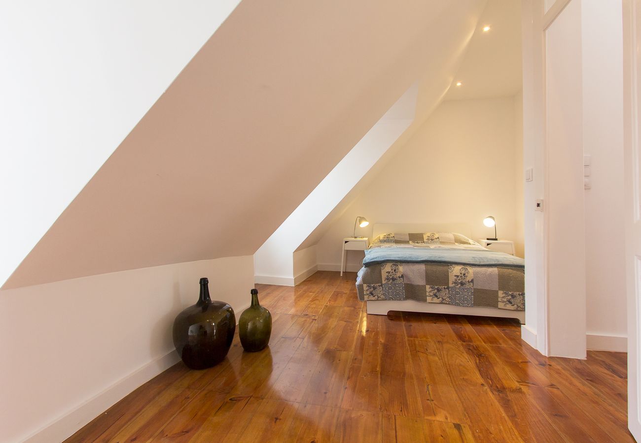 Apartment in Lisbon - SANTA MARTA VIEWS by HOMING