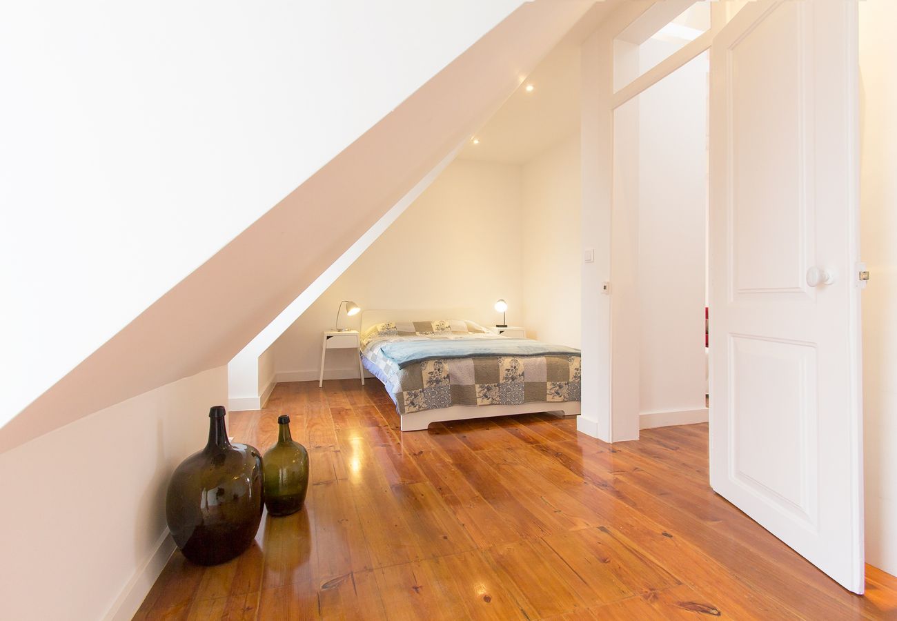 Apartment in Lisbon - SANTA MARTA VIEWS by HOMING
