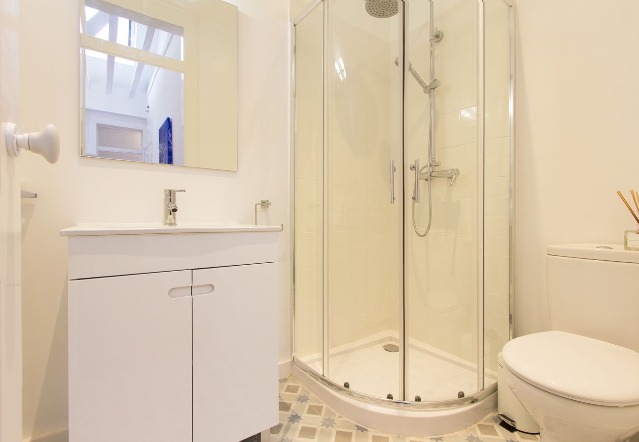 Apartment in Lisbon - SANTA MARTA VIEWS by HOMING