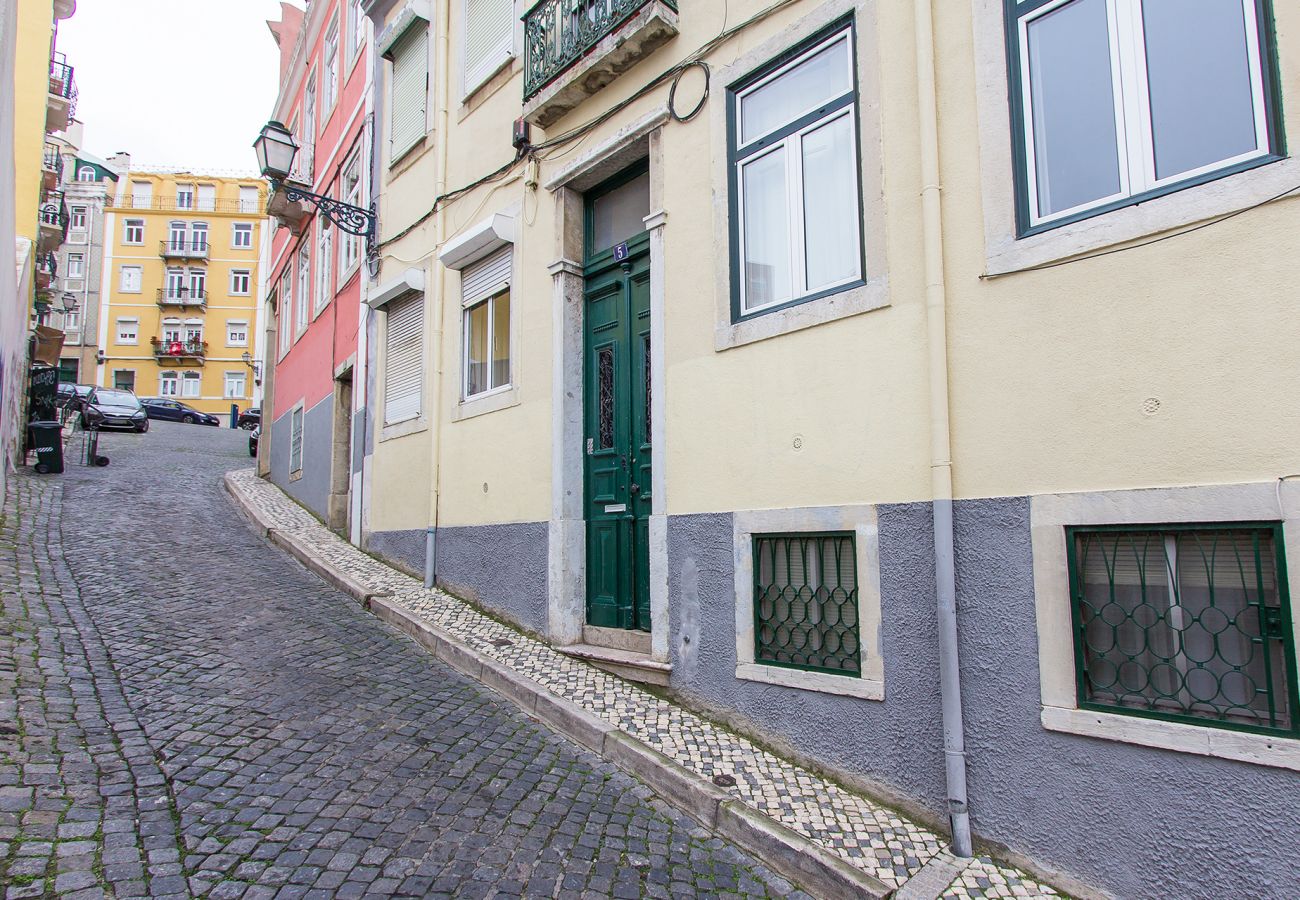 Apartment in Lisbon - SANTA MARTA VIEWS by HOMING