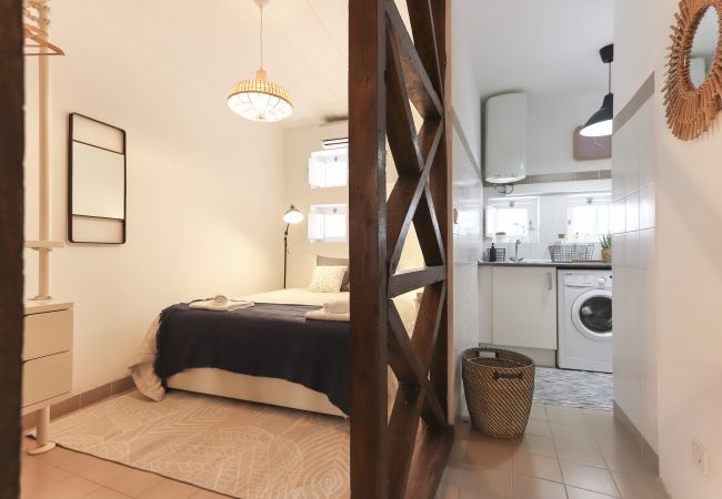 Studio in Lisboa - GOLDEN STUDIO INSIDE CASTLE WALLS by HOMING Studio in Lisboa - GOLDEN STUDIO INSIDE CASTLE WALLS by HOMING