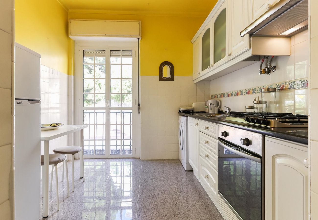Principe Real Balcony by Homing