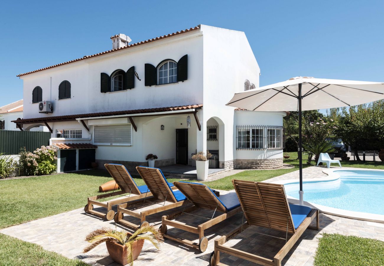 Villa in Sesimbra - SESIMBRA STYLISH VILLA by HOMING