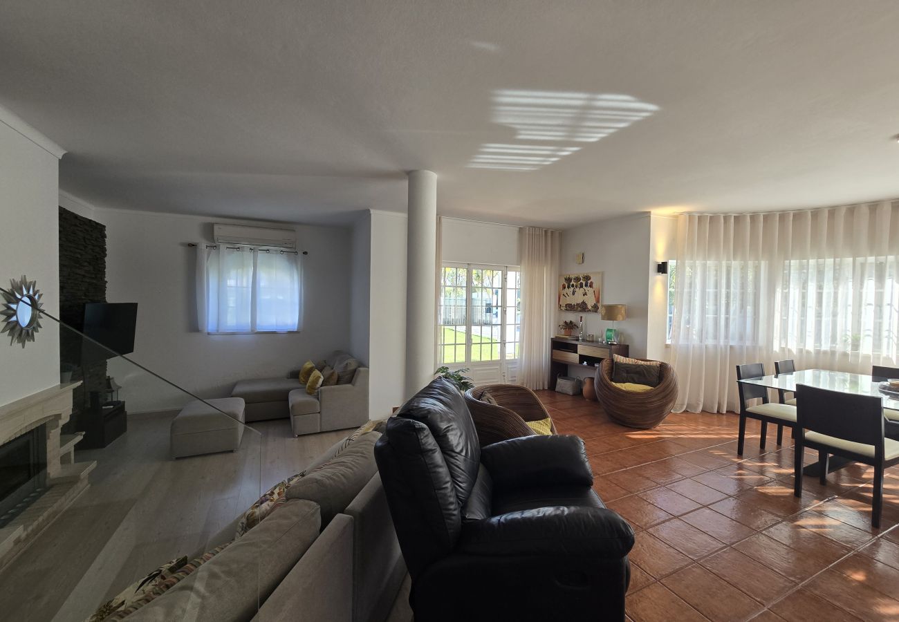 Villa in Sesimbra - SESIMBRA STYLISH VILLA by HOMING