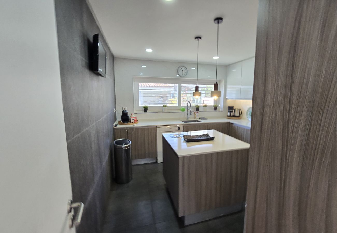 Villa in Sesimbra - SESIMBRA STYLISH VILLA by HOMING