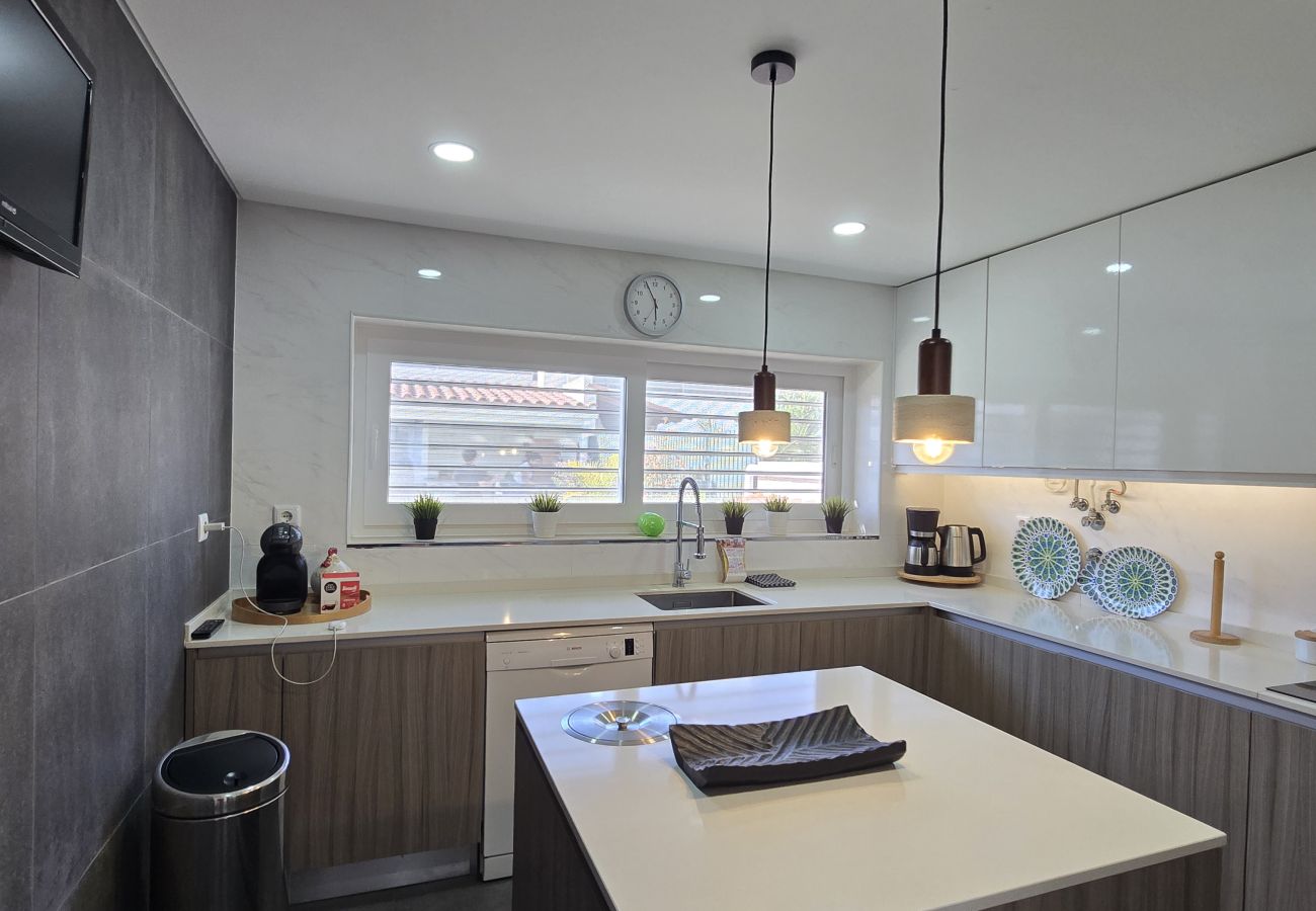 Villa in Sesimbra - SESIMBRA STYLISH VILLA by HOMING