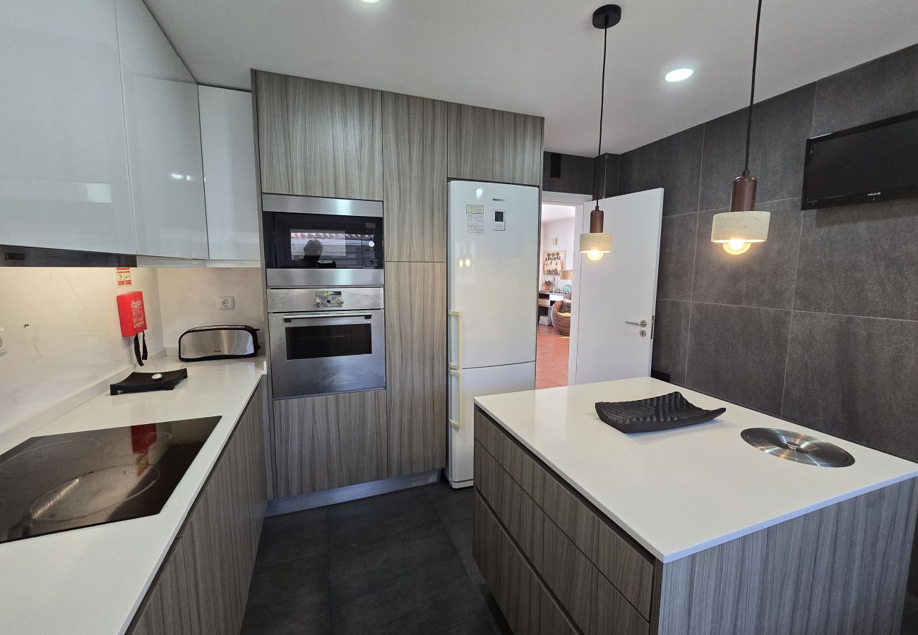 Villa in Sesimbra - SESIMBRA STYLISH VILLA by HOMING