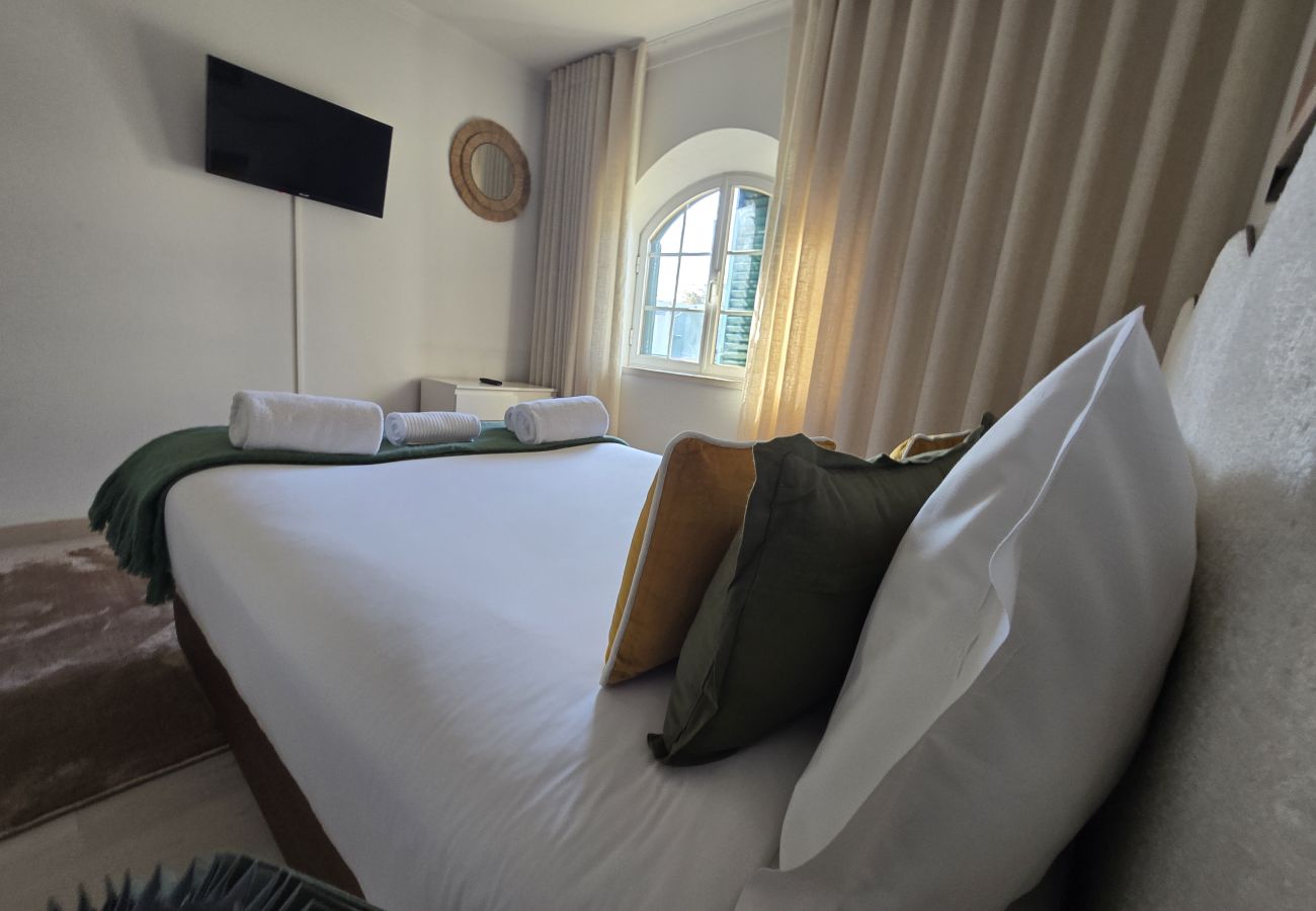 Villa in Sesimbra - SESIMBRA STYLISH VILLA by HOMING