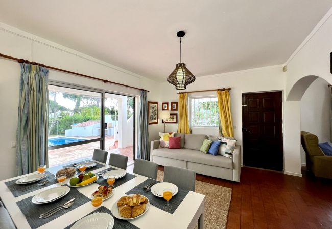 Villa in Vilamoura - VILAMOURA OCEAN VILLA WITH POOL by HOMING Villa in Vilamoura - VILAMOURA OCEAN VILLA WITH POOL by HOMING