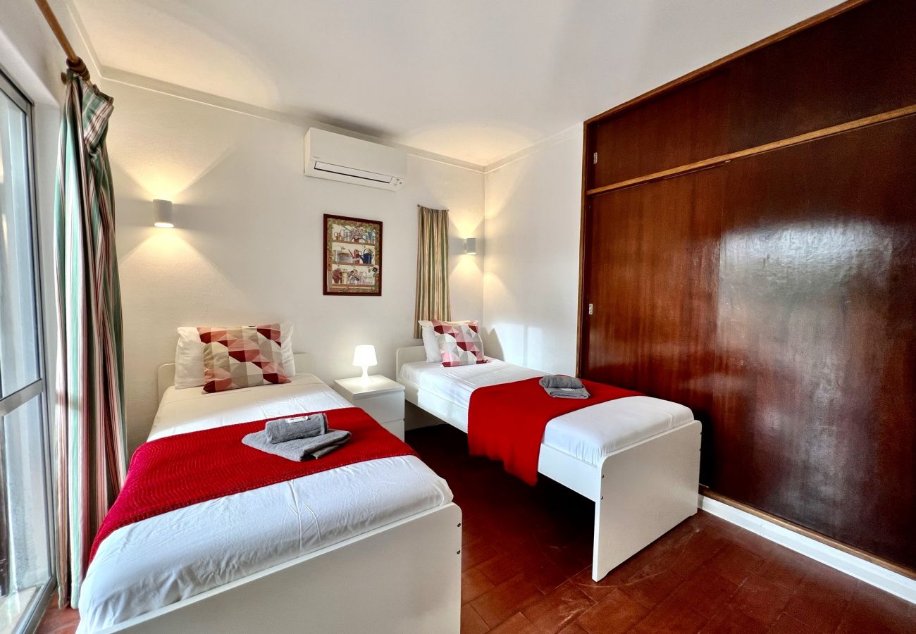 Villa in Vilamoura - VILAMOURA OCEAN VILLA WITH POOL by HOMING