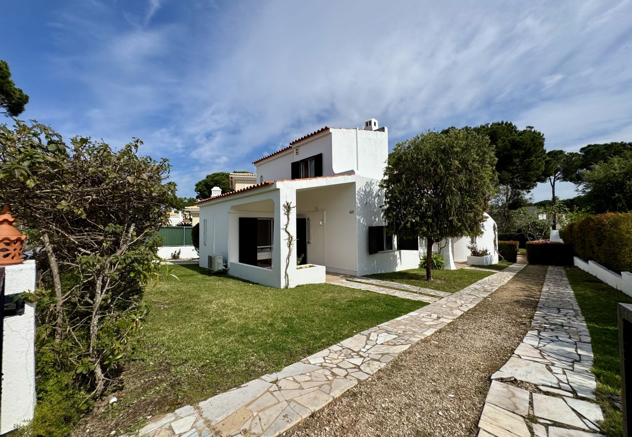 Villa in Vilamoura - VILAMOURA OCEAN VILLA WITH POOL by HOMING