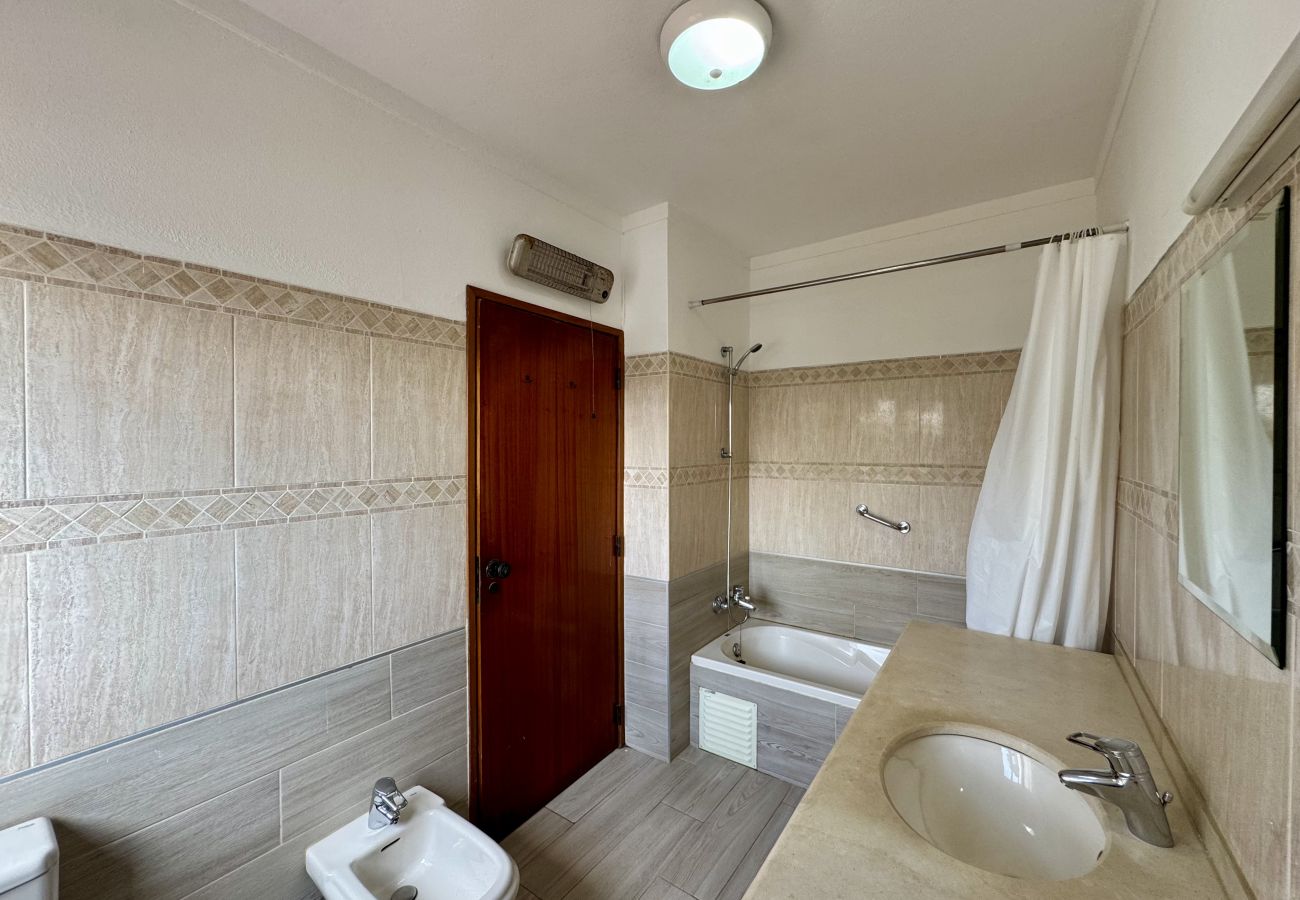 Villa in Vilamoura - VILAMOURA OCEAN VILLA WITH POOL by HOMING