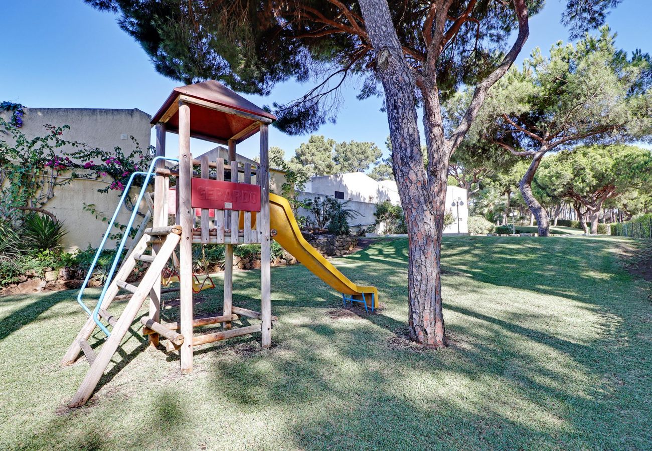 Villa in Vilamoura - VILAMOURA GOLF VILLA 1 WITH POOL by HOMING