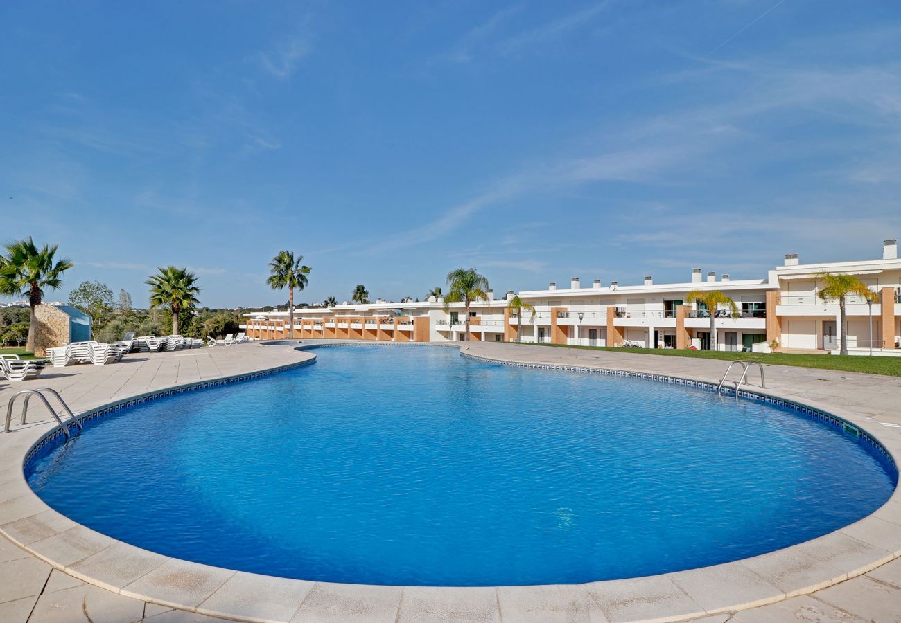 Townhouse in Albufeira - ALBUFEIRA GARDEN VILLA WITH POOL by HOMING