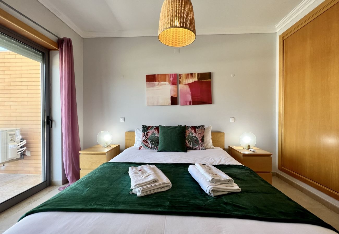 Townhouse in Albufeira - ALBUFEIRA GARDEN VILLA WITH POOL by HOMING