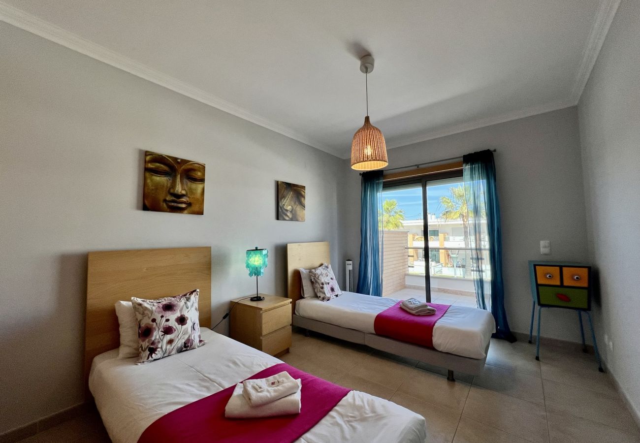 Townhouse in Albufeira - ALBUFEIRA GARDEN VILLA WITH POOL by HOMING