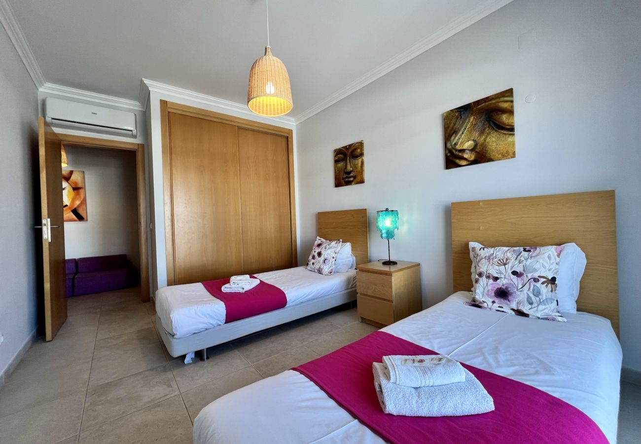Townhouse in Albufeira - ALBUFEIRA GARDEN VILLA WITH POOL by HOMING